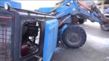 Трактор сломался пополам после столкновения иномаркой под Вологдой